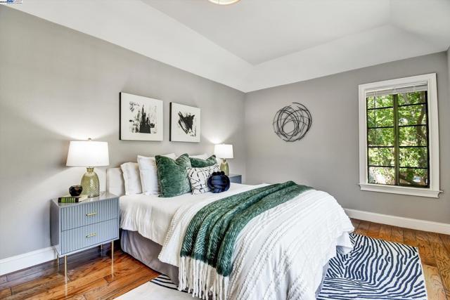 246 Canyon Woods Way, San Ramon CA: https://media.crmls.org/mediaz/124342de-36f3-4eee-903b-f11974927054.jpg