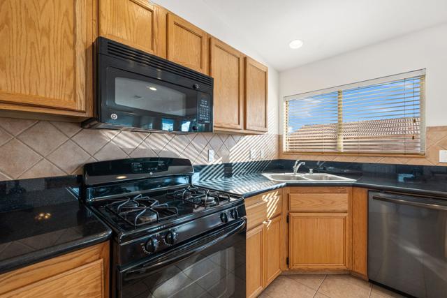 Image 12 of 39 For 83773 Salva Court