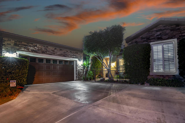 60590 Lace Leaf Court, La Quinta CA: https://media.crmls.org/mediaz/1243f21b-55e2-4a2c-848c-b629731666e6.jpg