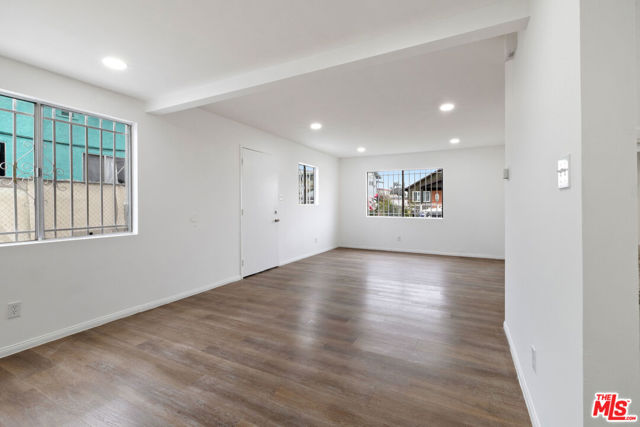 1346 E 83rd Street, Los Angeles CA: https://media.crmls.org/mediaz/124437b8-3409-4553-8178-5071ccb95bea.jpg