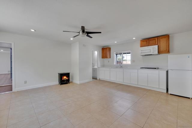13918 Putney Rd, Poway CA: https://media.crmls.org/mediaz/124532d4-07f1-49ba-9298-f1ff96ad7670.jpg