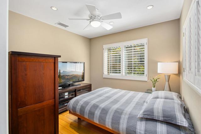 11311 Legacy Canyon Pl, San Diego CA: https://media.crmls.org/mediaz/12454423-96f7-4ad0-82c8-1554b10faffe.jpg