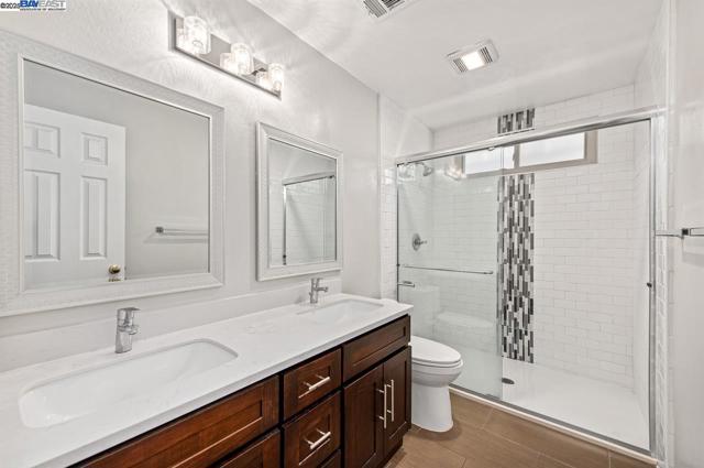 1059 Lakehurst Rd, Livermore CA: https://media.crmls.org/mediaz/1245bad9-32fe-49d3-82b5-d4d21ce89f63.jpg