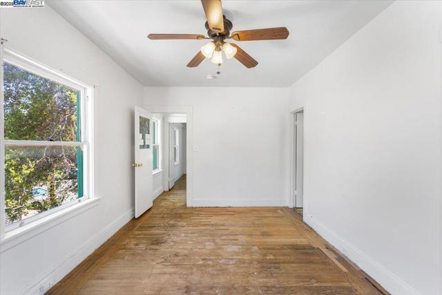 2255 Lincoln Ave., Alameda CA: https://media.crmls.org/mediaz/12467094-2e87-4d04-9b52-ffc1bb22f8e0.jpg