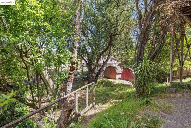 1675 Visalia Ave, Berkeley CA: https://media.crmls.org/mediaz/12473652-43fa-4ec3-be33-fae51e61c6e2.jpg