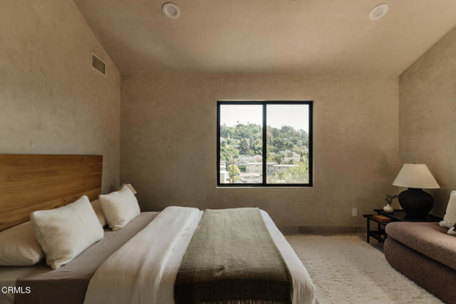 2225 Cazador Drive, Los Angeles CA: https://media.crmls.org/mediaz/124760c0-5b26-451f-9a1c-82d35609383a.jpg
