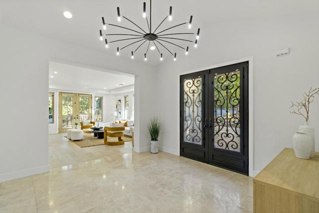 303 Lakeview Way, Redwood City CA: https://media.crmls.org/mediaz/1247cb24-604b-4646-8f61-e9e415af41ca.jpg