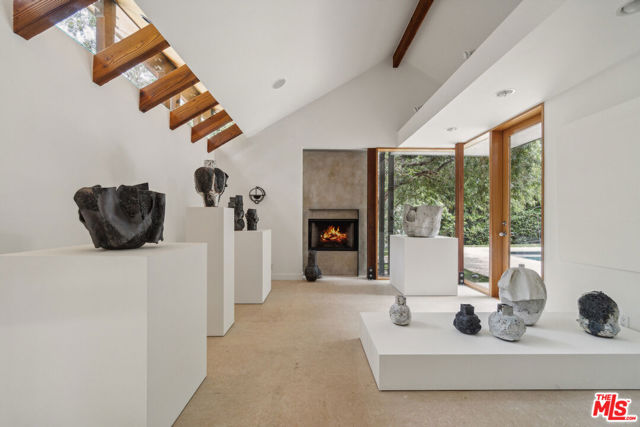 7728 Woodrow Wilson Drive, Los Angeles CA: https://media.crmls.org/mediaz/1247f65f-e857-4b1f-99bd-f41e06aa6ea8.jpg