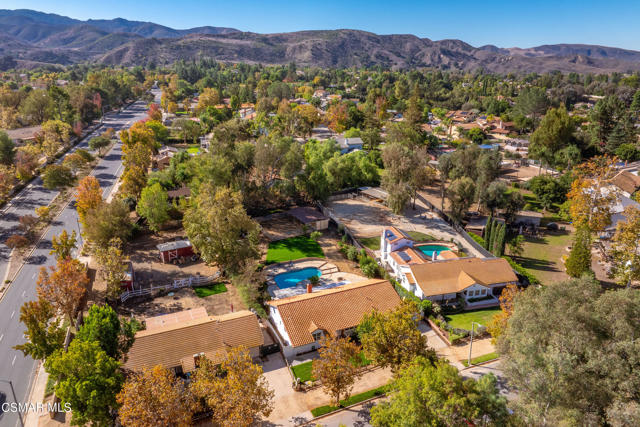 952 Carefree Drive, Simi Valley CA: https://media.crmls.org/mediaz/124838c1-37d7-40b9-be3d-5c8bf4cf8a33.jpg