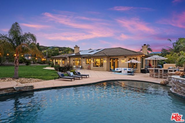 5105 Via El Cerro, Newbury Park CA: https://media.crmls.org/mediaz/12483914-e7df-4053-8a5a-b68253613df1.jpg