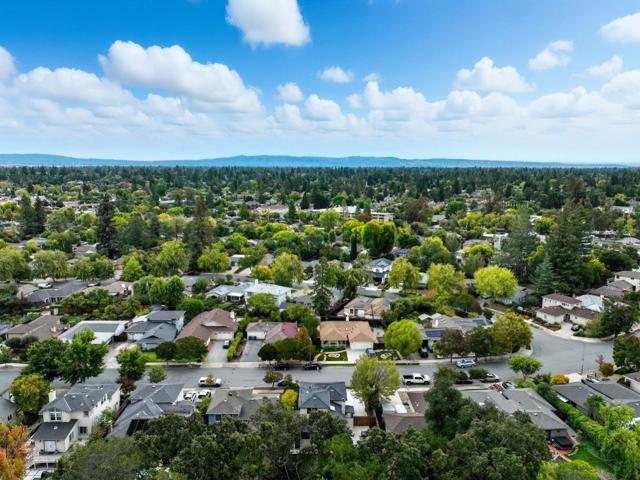 2766 Carolina Avenue, Redwood City CA: https://media.crmls.org/mediaz/1248b6f2-2923-4d94-82cb-c09da7ef7d7f.jpg
