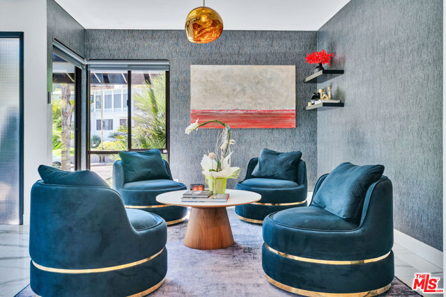 3001 Dona Nenita Place, Studio City CA: https://media.crmls.org/mediaz/1248e02e-bd0e-4901-8b28-ee2d77e87ecc.jpg