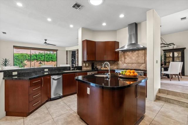 Image 20 of 43 For 50380 Via Serenidad