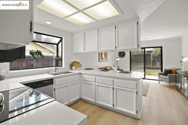 1616 LINDBERGH DRIVE, Concord CA: https://media.crmls.org/mediaz/12498a35-2717-4ff5-bd8e-0ccdd9e96f8b.jpg