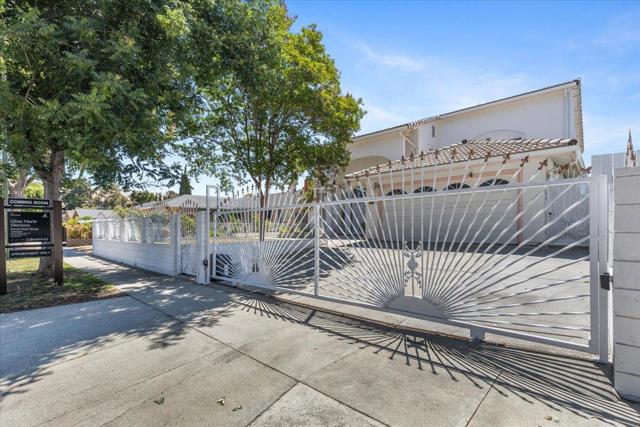 1611 Sierraville Avenue, San Jose CA: https://media.crmls.org/mediaz/1249b8e4-ac5b-4681-9c63-ace839439391.jpg