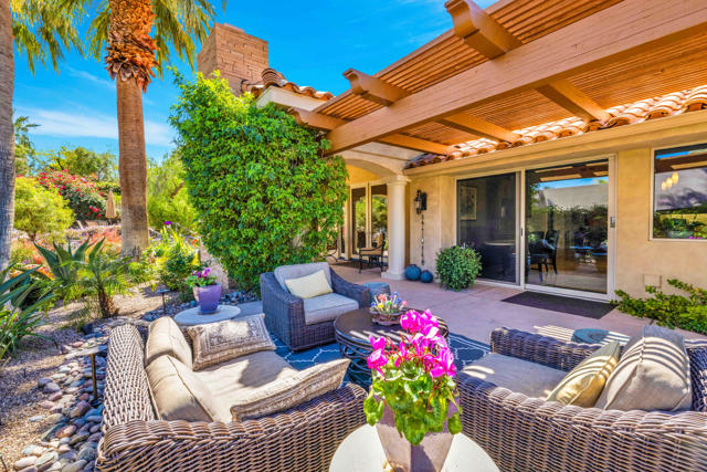 113 Heather Court, Palm Desert CA: https://media.crmls.org/mediaz/1249d1e7-a39b-4ea5-a4bc-9200252bc5f6.jpg