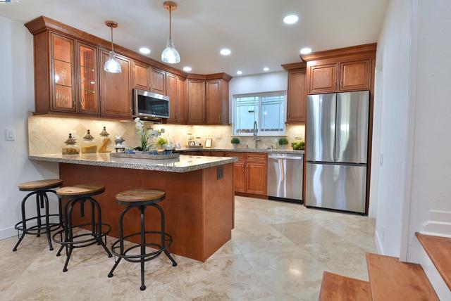 651 Brookfield Dr, Livermore CA: https://media.crmls.org/mediaz/124a27f4-f37f-448f-a80a-33fdcab7b260.jpg