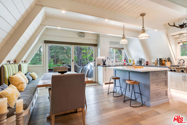 161 Rocky Point Road, Lake Arrowhead CA: https://media.crmls.org/mediaz/124a2dc4-89a3-4d96-b57b-29e296610775.jpg