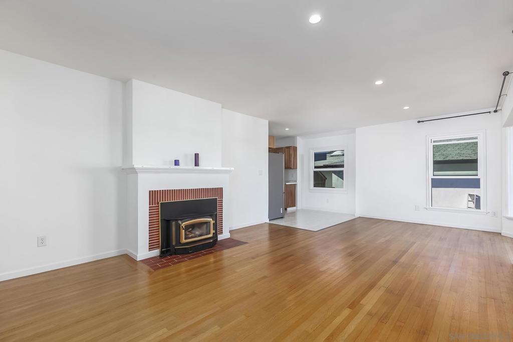 MLS #250045943SD image #17