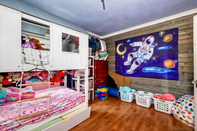 9428 Prospect Ave, Santee CA: https://media.crmls.org/mediaz/124abb98-fd97-4c54-9c92-07313089785b.jpg