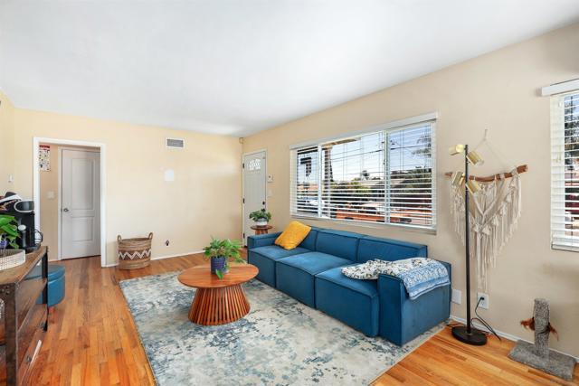 750 Fern St, Escondido CA: https://media.crmls.org/mediaz/124ad409-1b7f-409b-906d-535a69daf6b8.jpg