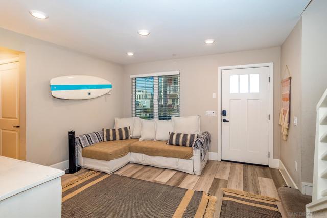 807 Santa Barbara Pl, San Diego CA: https://media.crmls.org/mediaz/124aed1f-5fa5-4235-8a06-12eae8dc1756.jpg
