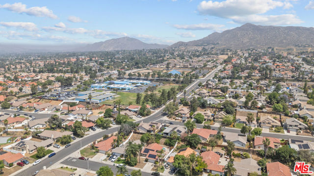 25626 Vespucci Avenue, Moreno Valley CA: https://media.crmls.org/mediaz/124bb5a7-aeca-4b40-9176-c50d7608df1c.jpg