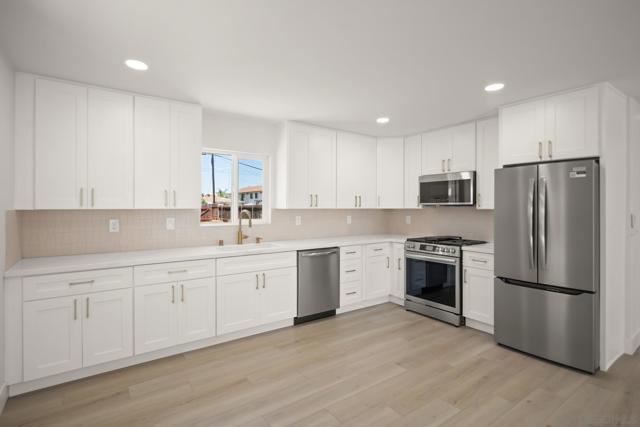 760 Florence St, Imperial Beach CA: https://media.crmls.org/mediaz/124be0a3-da74-4919-a3cd-d89ad5a224e6.jpg