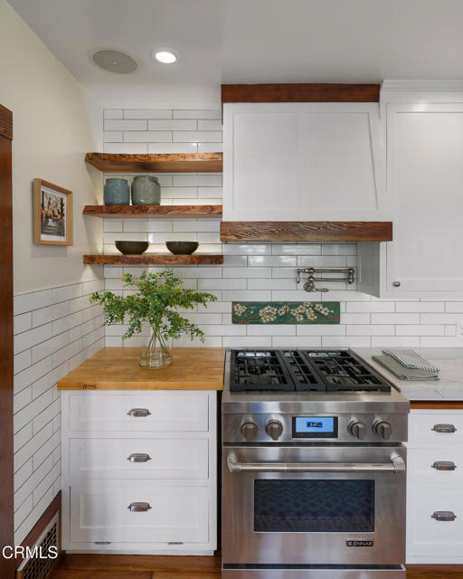 1036 N Chester Avenue, Pasadena CA: https://media.crmls.org/mediaz/124cf3c2-ef99-471b-9e9c-0e84b57aac38.jpg