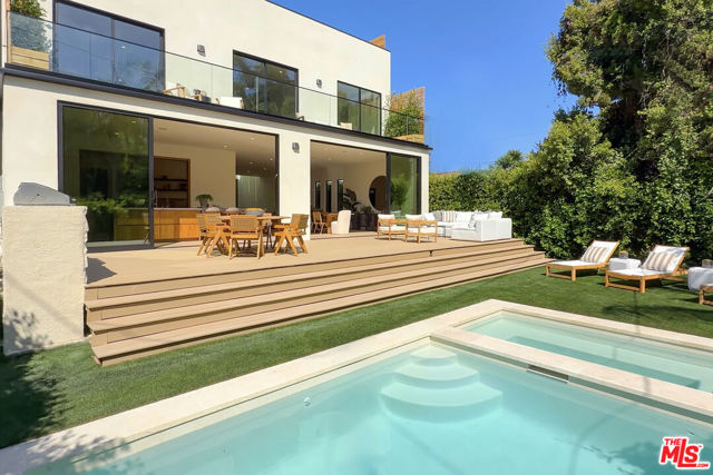 1185 Mcclellan Drive, Los Angeles, CA 90049