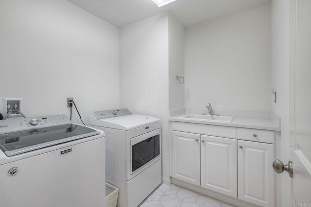 4302 Pacifica Way, Oceanside CA: https://media.crmls.org/mediaz/124d9446-9e69-419c-910d-1666c2066b72.jpg