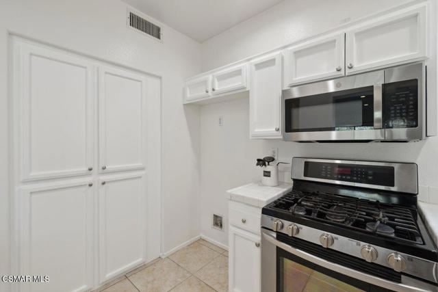 2732 Borchard Road, Newbury Park CA: https://media.crmls.org/mediaz/124d9823-1f54-4491-ad16-f96ce8acc10e.jpg