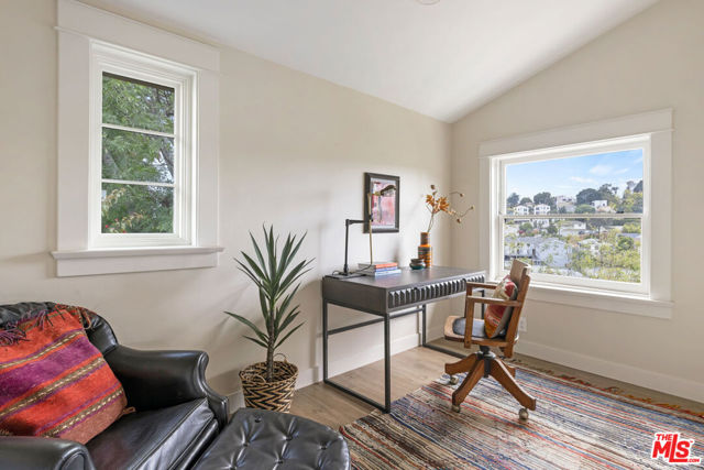 844 E Kensington Road, Los Angeles CA: https://media.crmls.org/mediaz/124da0d8-11ee-47a6-81e7-2aa280c7ebfe.jpg