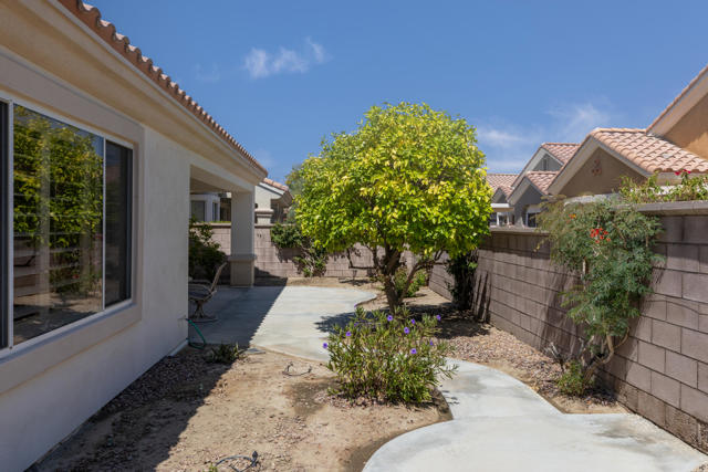 78664 Platinum Drive, Palm Desert CA: https://media.crmls.org/mediaz/124dcb07-60c0-40f4-8796-bbb4f4156b87.jpg