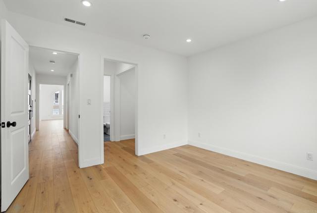 119 Nueva Ave, San Francisco CA: https://media.crmls.org/mediaz/124ecb49-dcea-438d-8ae0-4e3510dea62e.jpg