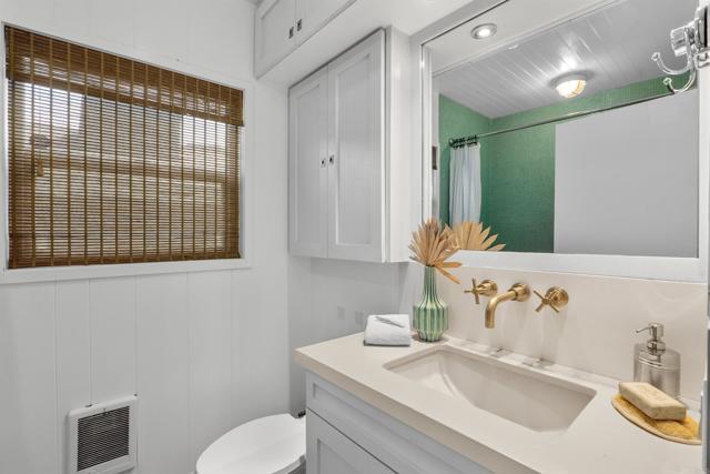 Detail Gallery Image 22 of 29 For 107 Clubhouse Ave, Venice,  CA 90291 - 2 Beds | 1 Baths