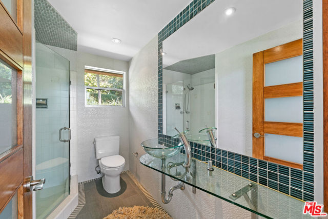 1470 N Tigertail Road, Los Angeles CA: https://media.crmls.org/mediaz/124f2ce6-a2ed-4ebc-903a-b6531031c577.jpg