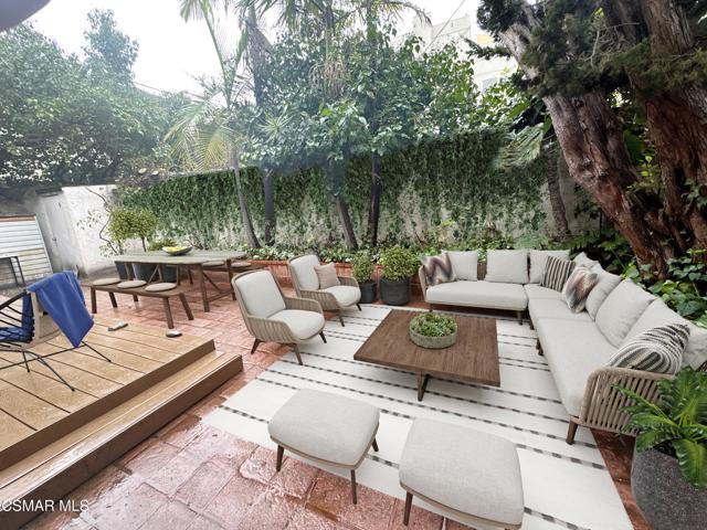 11916 Idaho Avenue, Los Angeles CA: https://media.crmls.org/mediaz/124f2d0c-ce37-4d25-96f9-3c8f3b865ec7.jpg