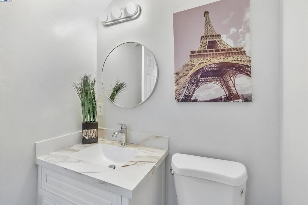 https://media.crmls.org/mediaz/124f6fff-8514-4276-ba03-699574763780.jpg?preset=X-Large