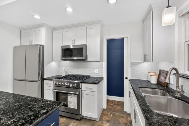 543 Toft Street, Mountain View CA: https://media.crmls.org/mediaz/124fac8a-ea61-4b2e-bffd-d16177fdaeec.jpg