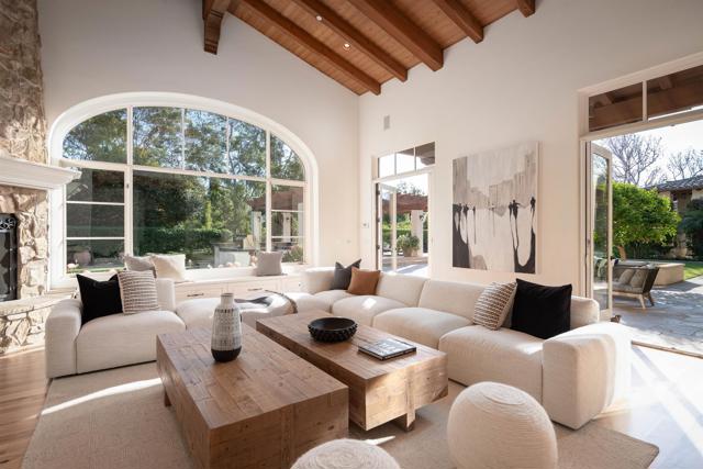 Detail Gallery Image 13 of 34 For 6725 Calle Ponte Belle, Rancho Santa Fe,  CA 92091 - 5 Beds | 5/1 Baths