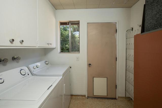 26792 Robleda Court, Los Altos Hills CA: https://media.crmls.org/mediaz/125120a8-aec2-4b3c-ae03-aa64a0c12fe4.jpg