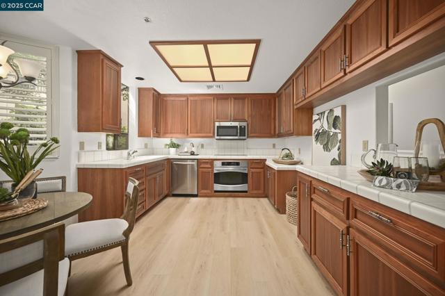 5920 Horsemans Canyon, Walnut Creek CA: https://media.crmls.org/mediaz/12516ef5-a5b3-464b-a8d0-64c1871a0569.jpg