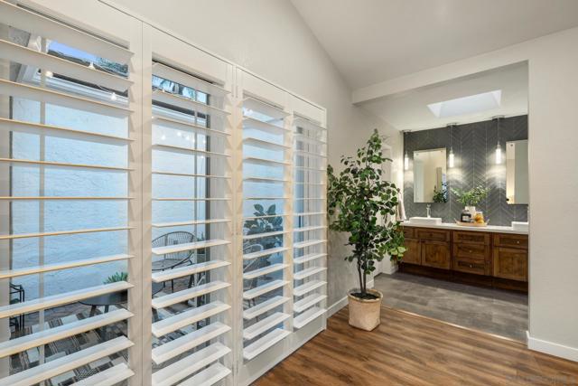 1736 Hill Top Lane, Encinitas CA: https://media.crmls.org/mediaz/125170ae-fed4-4053-b651-b9f2f79152d7.jpg