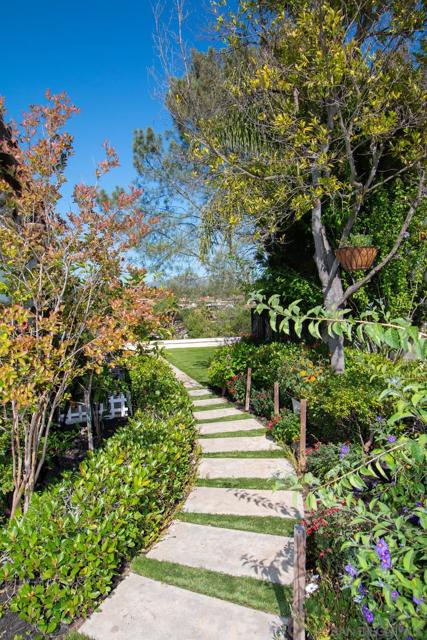 Image 12 of 65 For 17735 Devereux Rd
