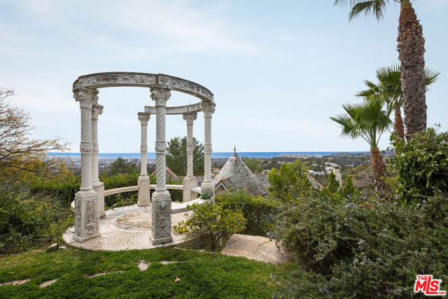 Drew Fenton | 1041 Somera Road Los Angeles CA | MLS: 7410994 Drew Fenton | 1041 Somera Road Los Angeles CA | MLS: 7410994