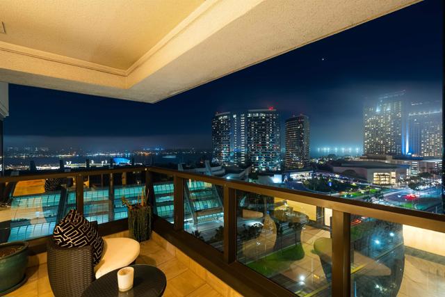 200 Harbor Dr, San Diego CA: https://media.crmls.org/mediaz/1251ae1e-6234-4877-939d-f33bb0857f95.jpg