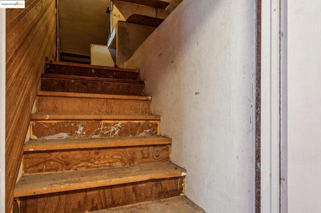 1820 International Blvd, Oakland CA: https://media.crmls.org/mediaz/1251afb3-74de-4d47-b375-39912265433d.jpg