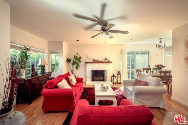 14702 Cohasset Street photo 3
