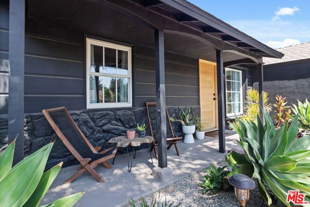 7339 Lasaine Avenue, Van Nuys CA: https://media.crmls.org/mediaz/1252ba03-55fd-463d-b103-339eff339ebf.jpg